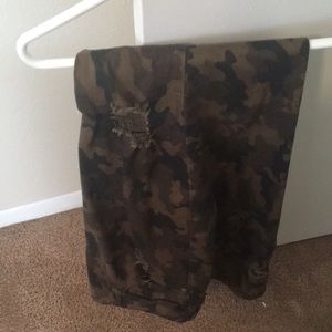 Lady Ripped Camouflage Pants